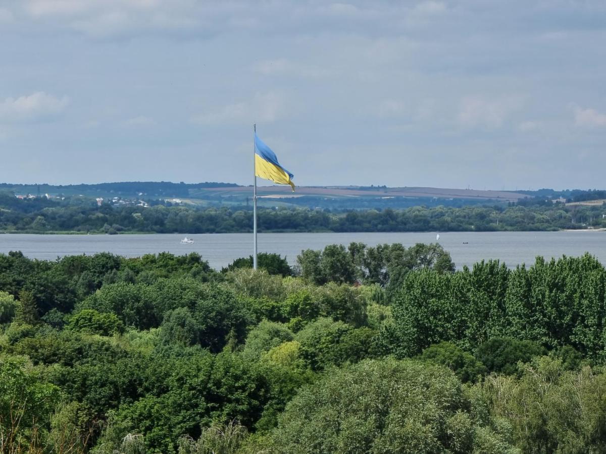 Світло Цілодобово Просторі Апартаменти Біля Гідропарку Топільче Ternopil Exterior foto